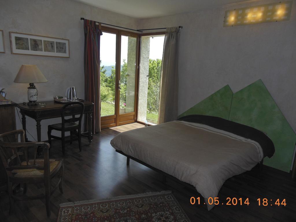 Chambre D'Hotes La Bichette Chassagny Room photo